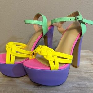 🩷NWOT💜Fun! Playful! Colorful, Color-blocking women's Platform Heels w/Straps.💛💚